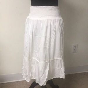 Cmoi skirt size M/L white wise elastic waist NWT